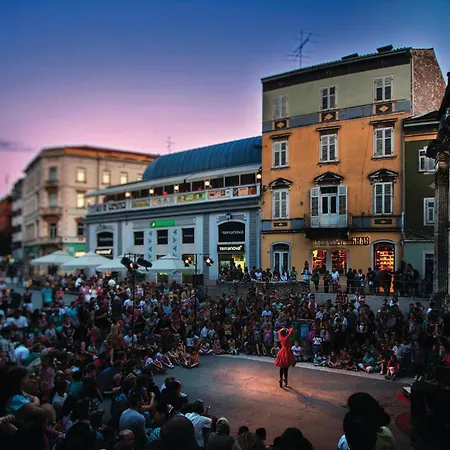 Stunning In With Wifi Ližnjan