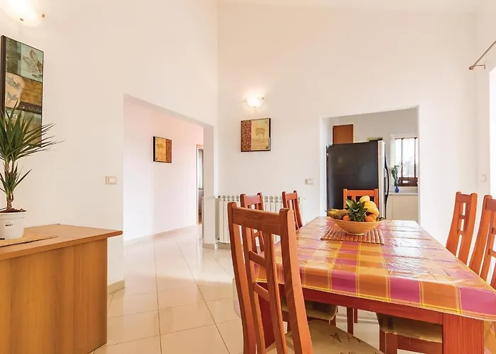 Vakantiehuis Stunning In With Wifi