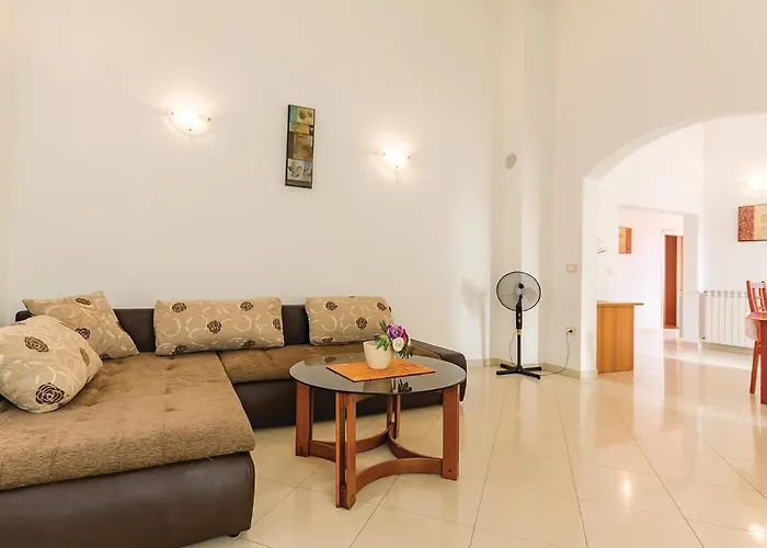 Vakantiehuis Stunning In With Wifi *