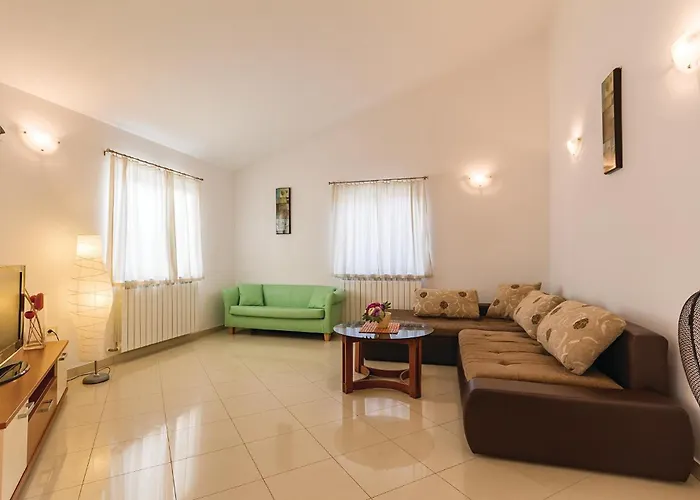 Stunning In With Wifi Vakantiehuis Ližnjan