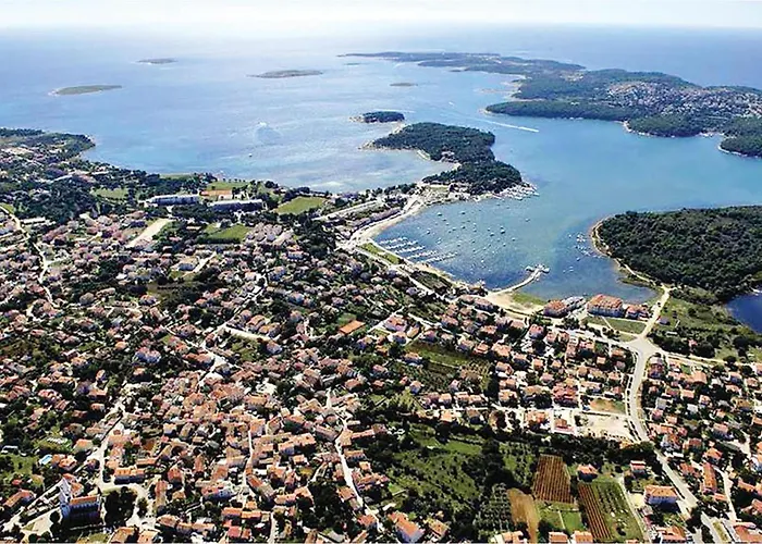 Vakantiehuis Stunning In With Wifi Ližnjan